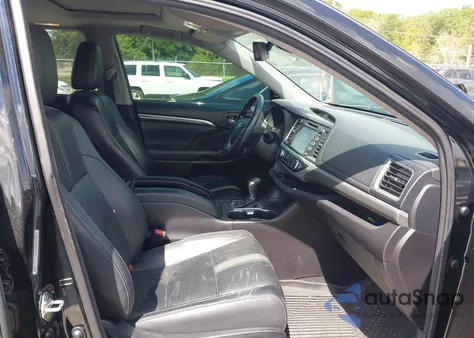 2017 Toyota Highlander Se z USA, uszkodzony, nr VIN 5TDKZRFH8HS522576